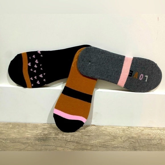 NWOT 3 pack out of sight ankle socks - Picture 1 of 3